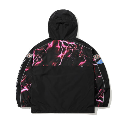 BSR2526FWJK081 PATCHED UTILITY HOODED JACKET JACKET BLACK / THUNDER PINK